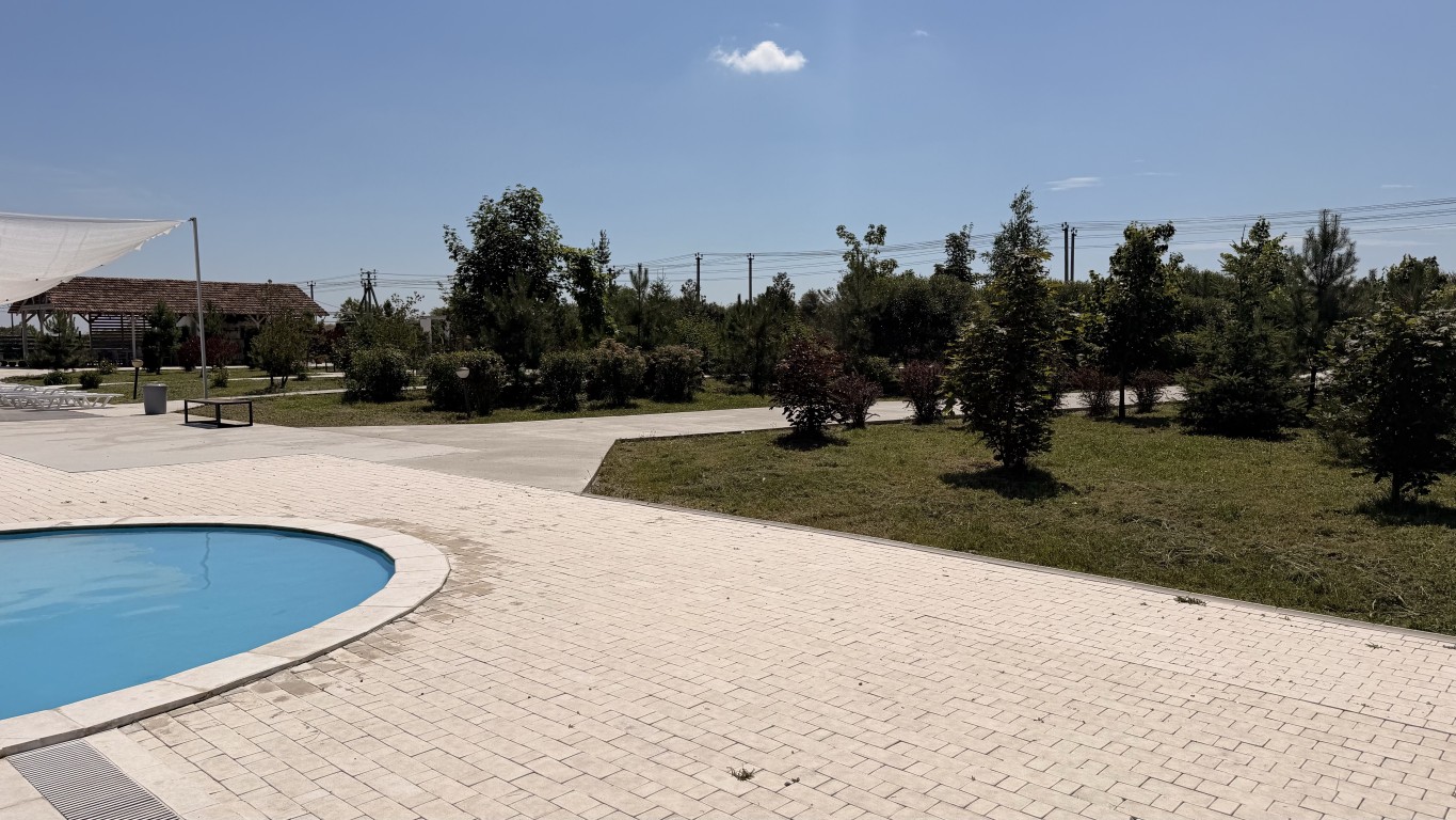 Большой бассейн River Park