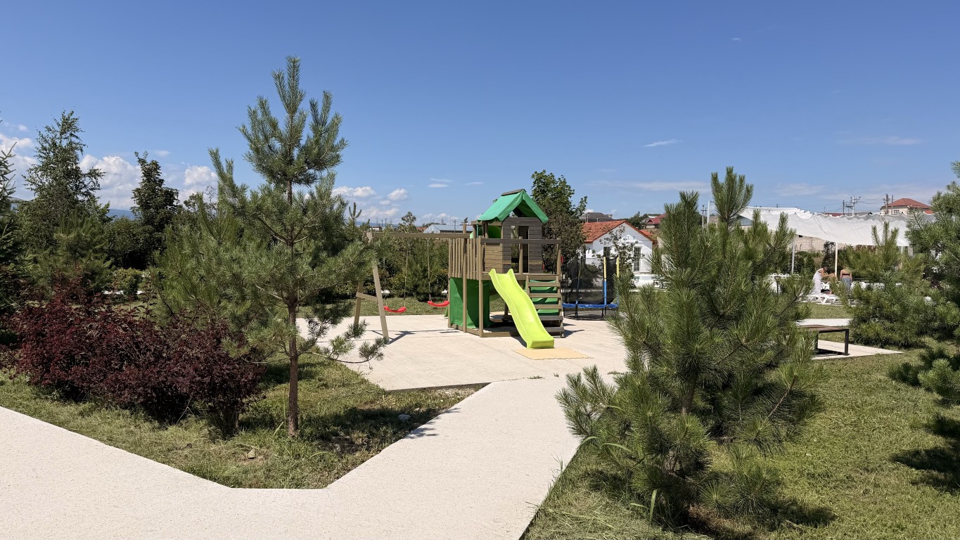 Большой бассейн River Park